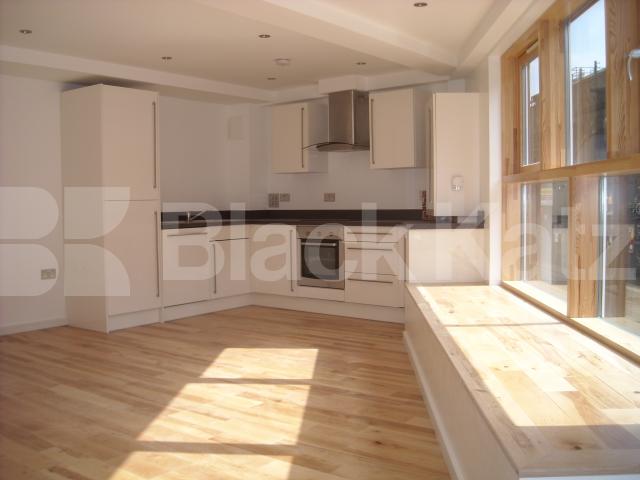 			4 Bedroom, 1 bath, 1 reception Flat			 Magdalen Street, London Bridge